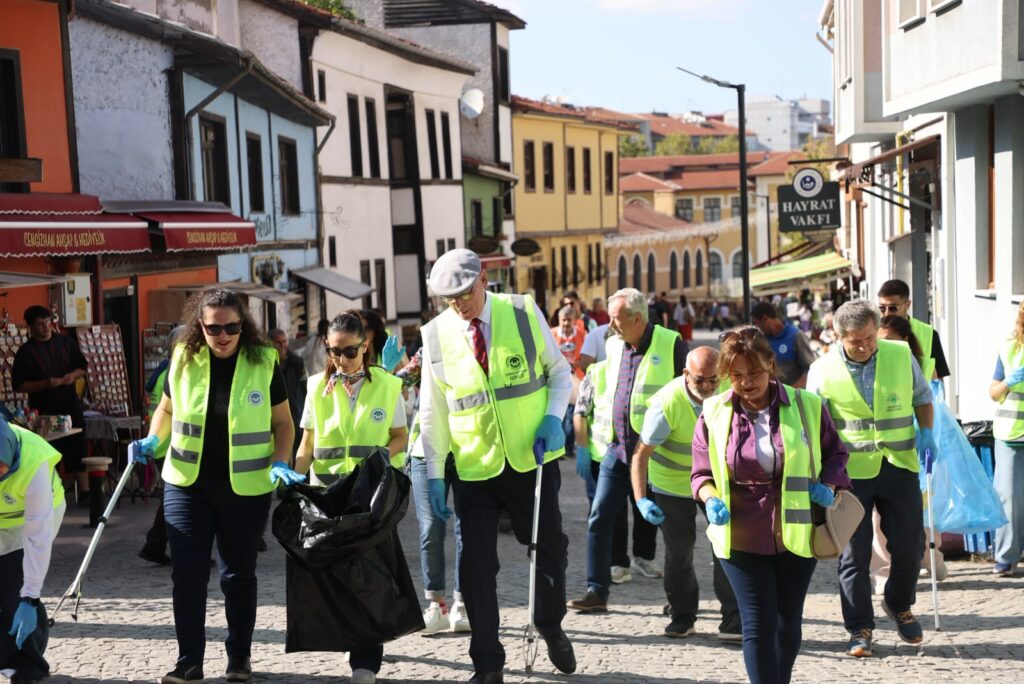 Odunpazarı’nda Dünya Temizlik Günü’nde anlamlı çağrı