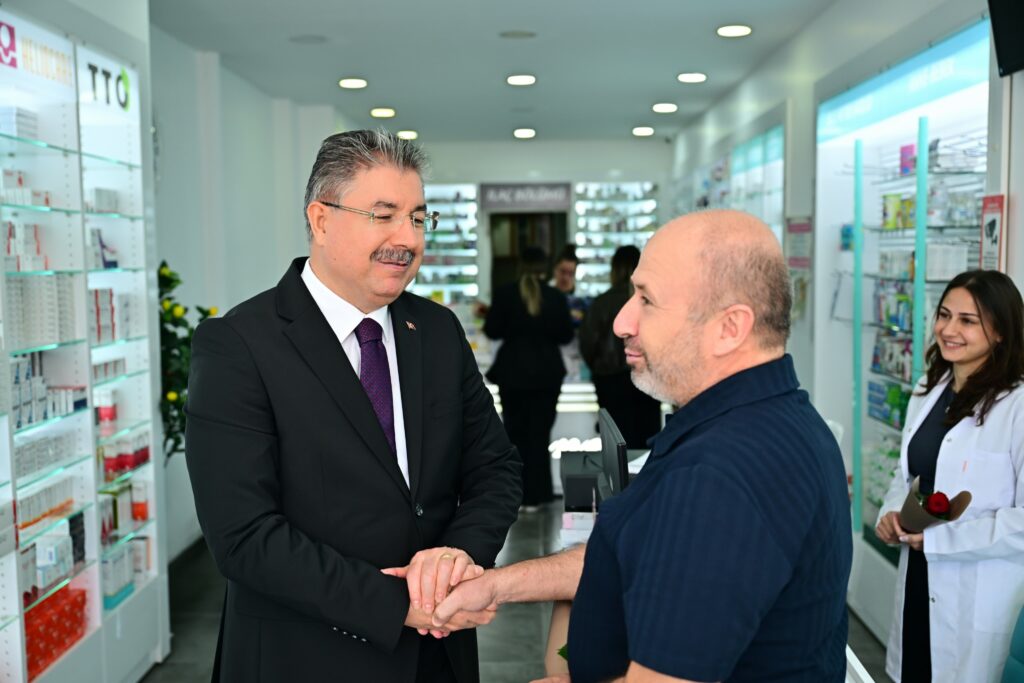 Vali Yılmaz, eczacı esnafının Eczacılar Günü’nü kutladı