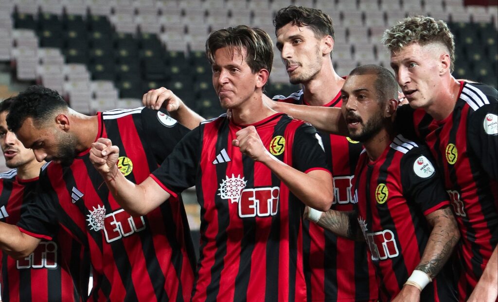 Eskişehirspor’dan ilk karşılaşmada 4-0’lık galibiyet