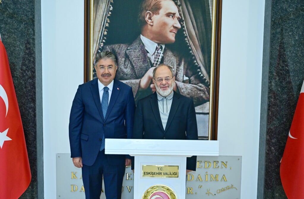 Eski Bakan Recep Akdağ, Eskişehir’i ziyaret etti