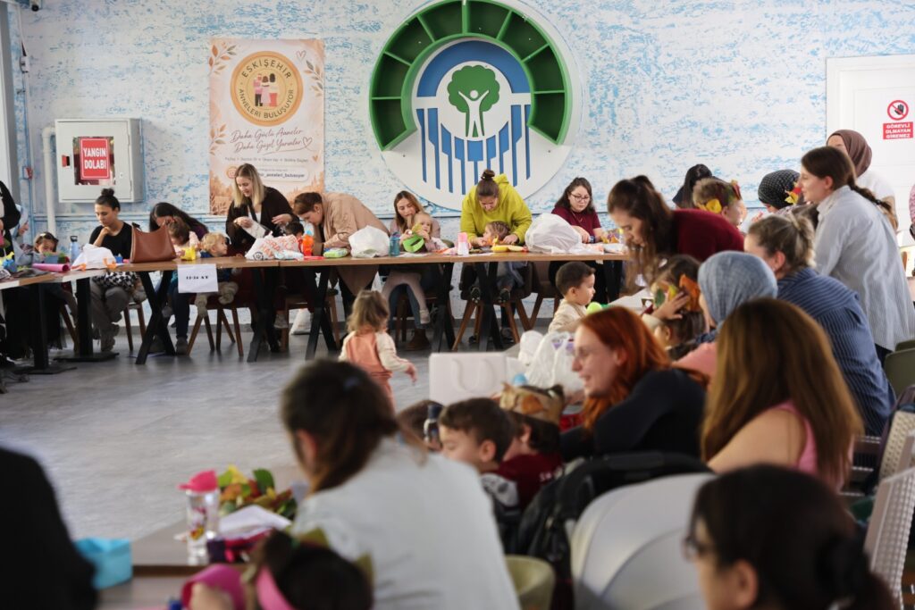 Kazım Kurt’un desteğiyle anneler Alaaddin Park Cafe’de buluştu