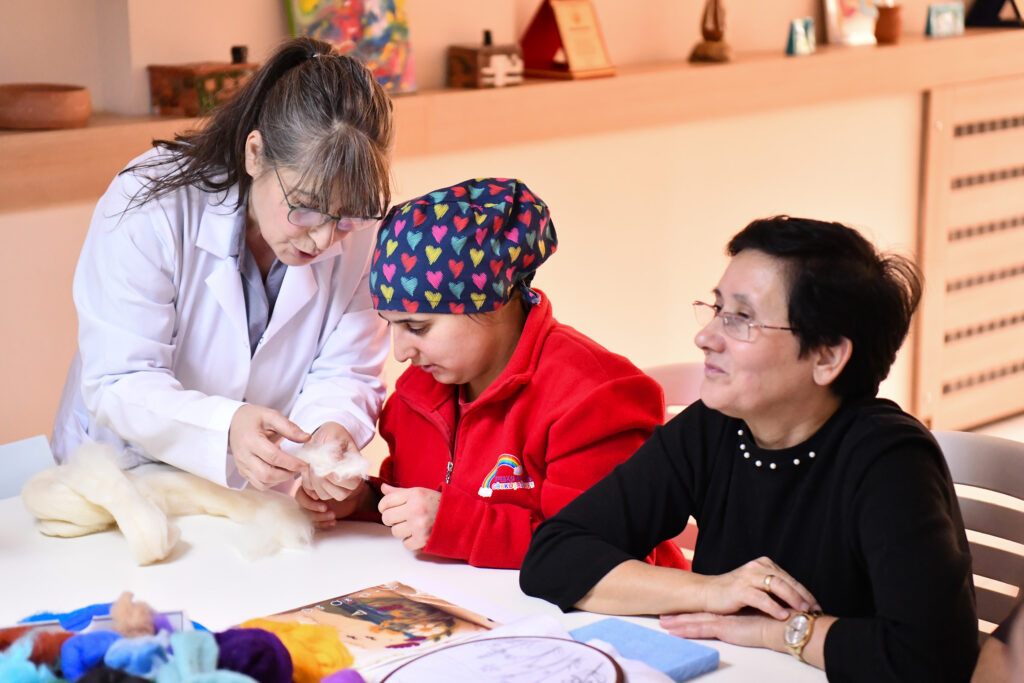 Gökkuşağı Kafe’de emek ve sevgi panoya işlendi