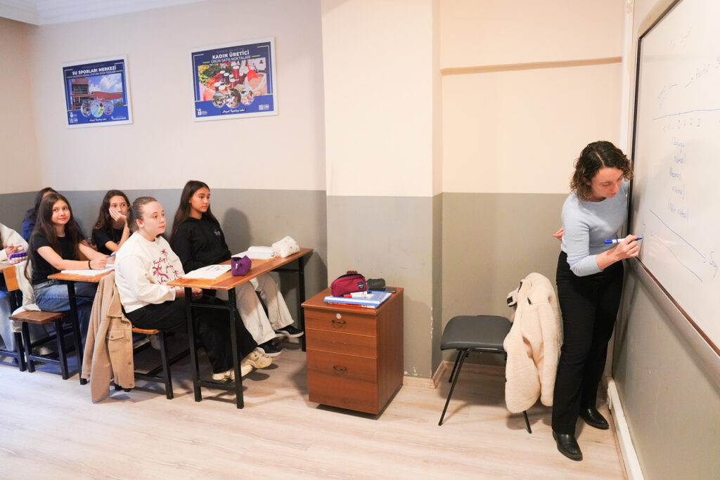 Başkan Ataç “Hiç bir çocuk ekonomik zorluk nedeniyle eğitimden mahrum kalmamalı”