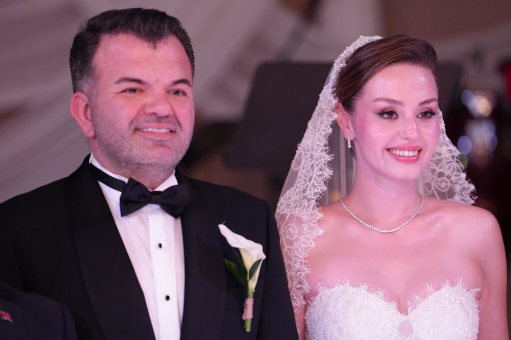 Muhteşem düğün, muhteşem çift! Egemen ve Zeynep dünya evine girdi