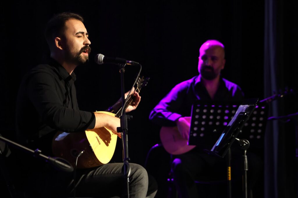 “Yarının Ustaları 2” konserinde türkülerle dolu gece