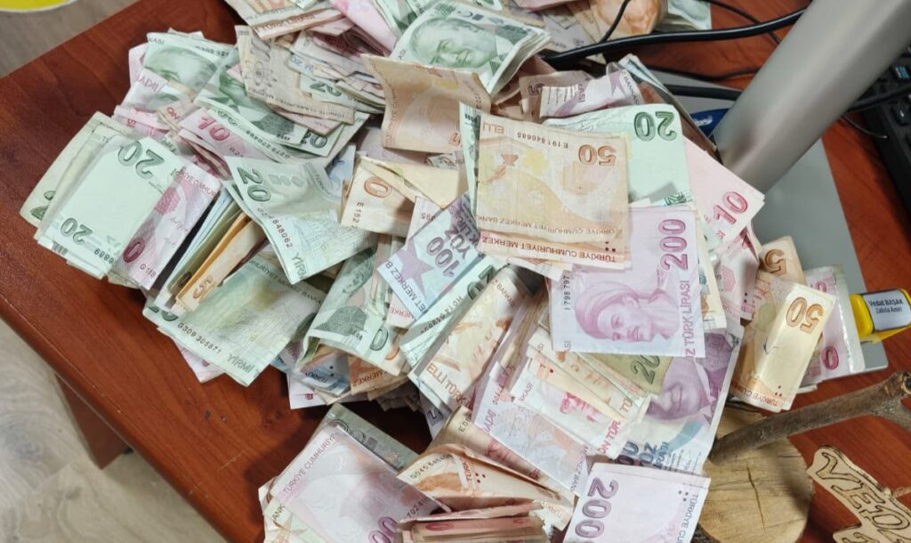 Dilenci denetiminde 19 bin 225 lira ele geçirildi