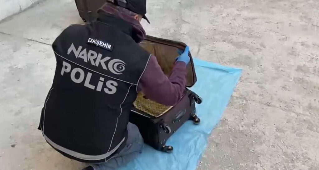Eskişehir’de uyuşturucu operasyonu! 3 şüpheli tutuklandı