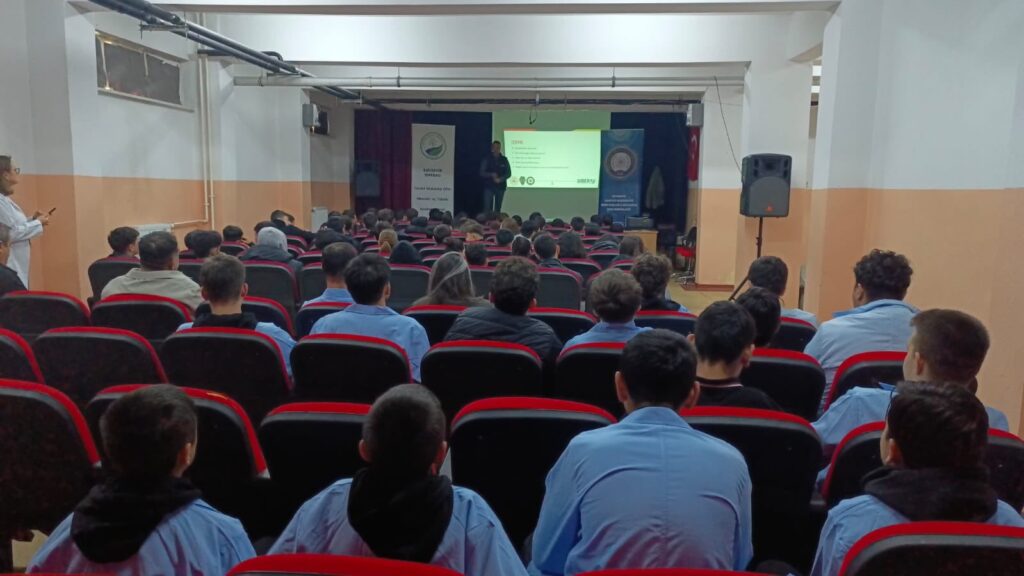 Eskişehir’de öğrenciler siber suçlarla ilgili bilgilendirildi
